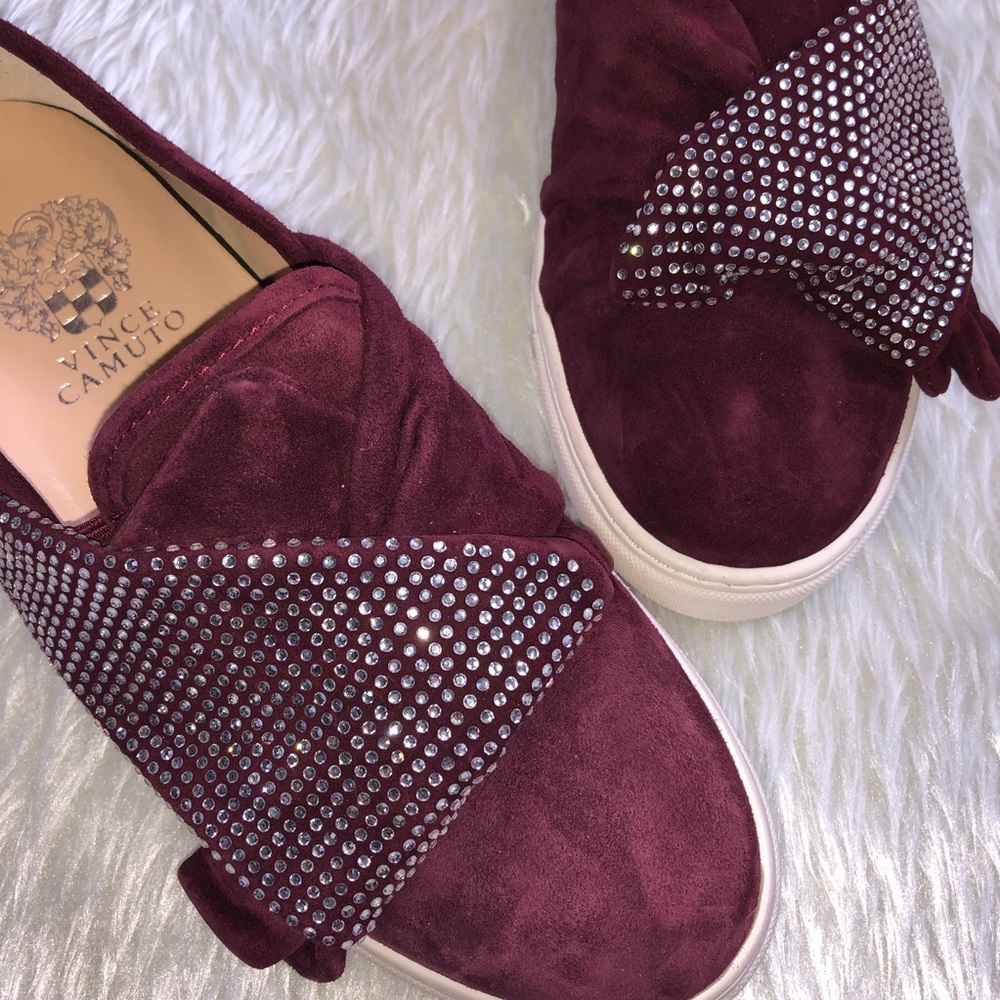 Sneakers by Vince Camuto - Picture 1 of 5